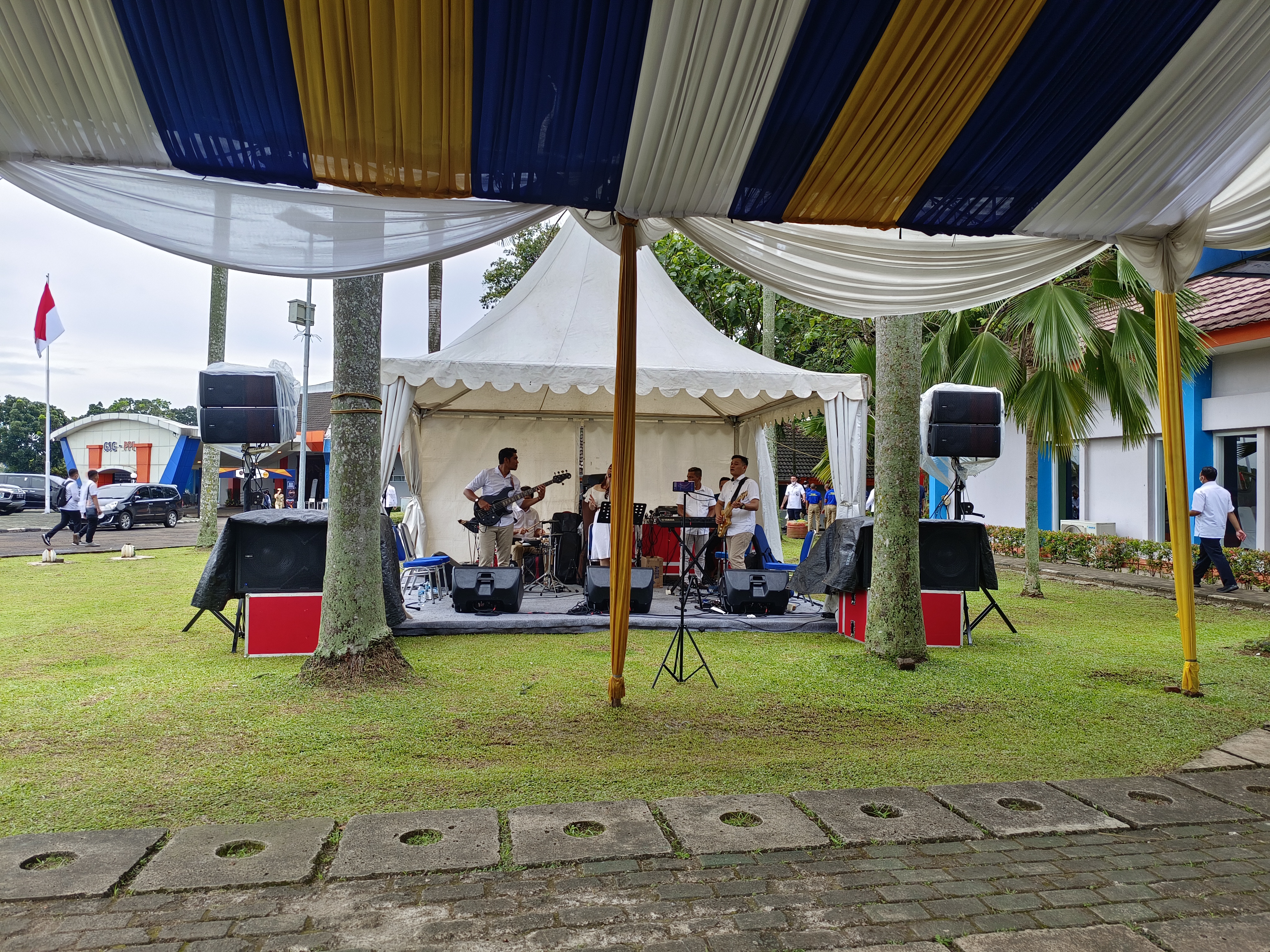 Sewa Band Akustik Pernikahan Gedung