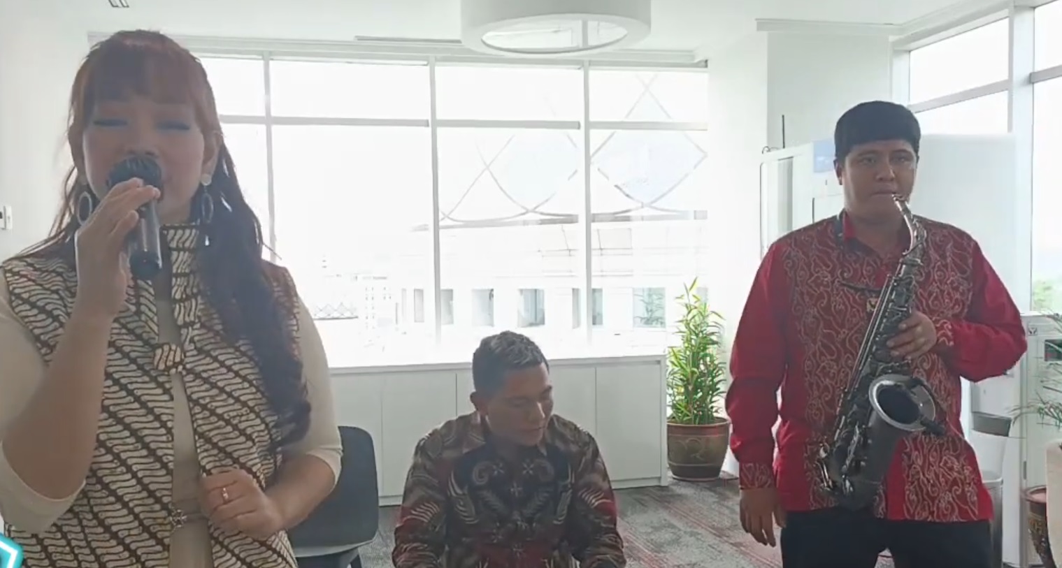 Sewa Organ tunggal Arisan dengan Saxophone di Jakarta